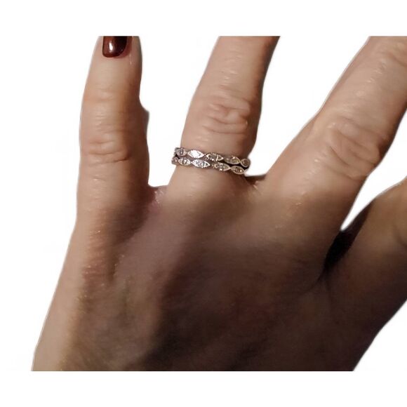 Gorgeous 925 Sterling Thin Scalloped Sim Diamond Stack Band Rings/Ring Guards #8 - Picture 4 of 4